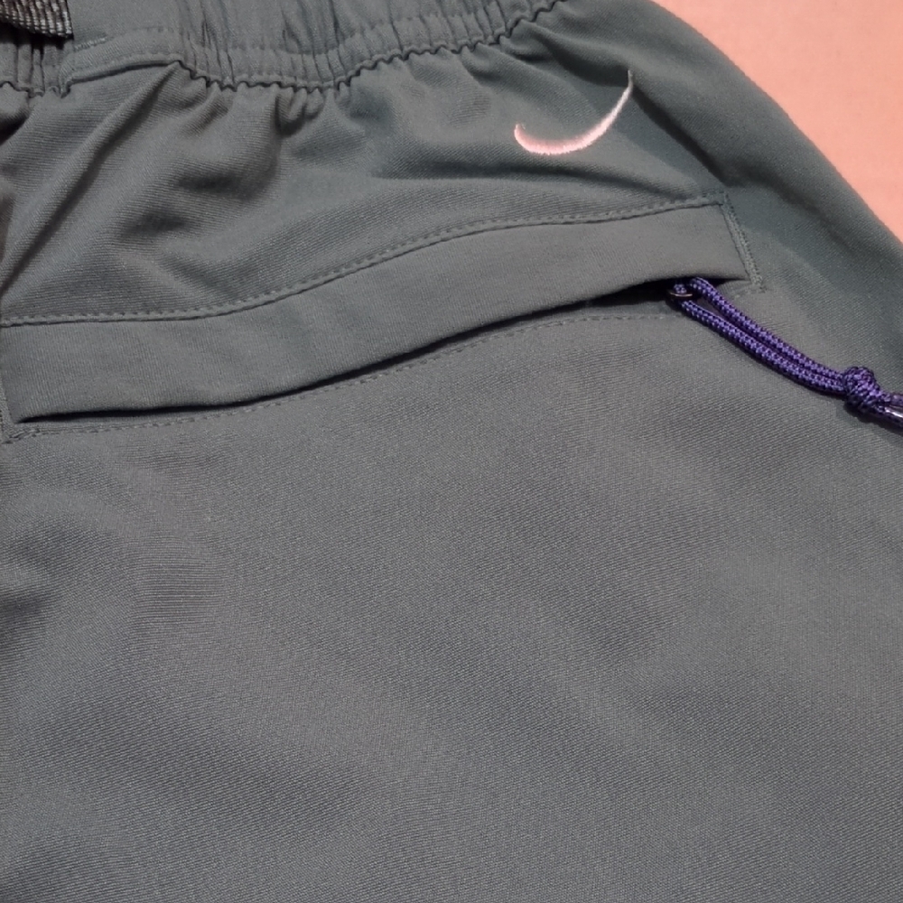 Nike ACG Shorts with Adjustable Belt XS - Picture 6 of 12